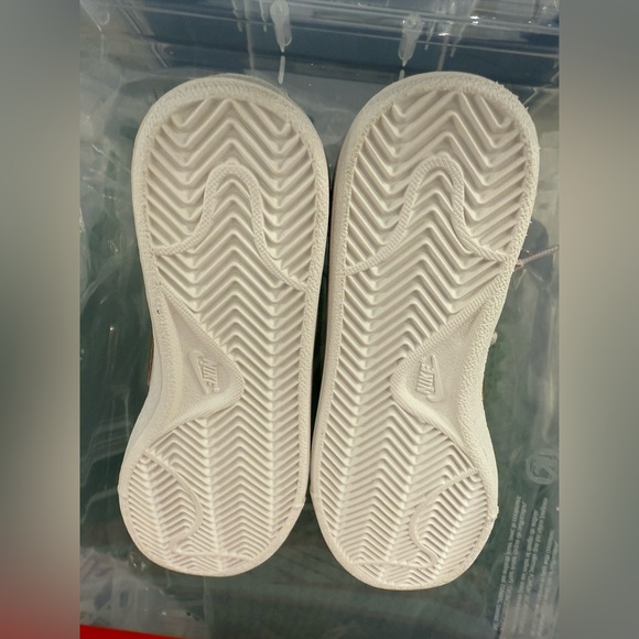 NIB Nike Court Royale Women’s Sneakers – Size 6.5 pink lavender purple - Picture 10 of 11